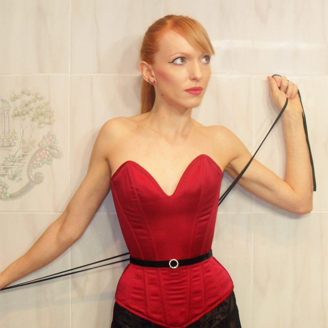 Lingerie Review: Ava Corsetry Audrey Plunge Overbust Corset