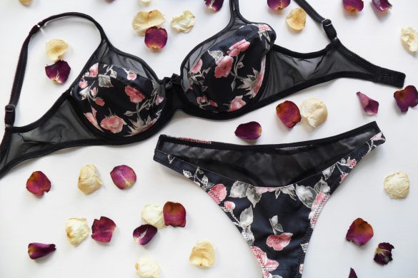 Lingerie Review: Vivi2Anna Rose Print Bra & Thong