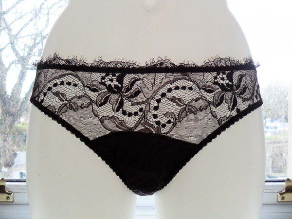 Fleur-of-England-Hot-Chocolate-lace-knickers-review-600x450