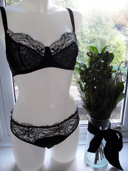 Balcony bra in black Flower Elegance