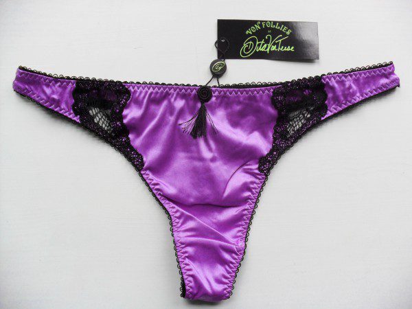 review-of-dita-von-teese-von-follies-lingerie-600x450