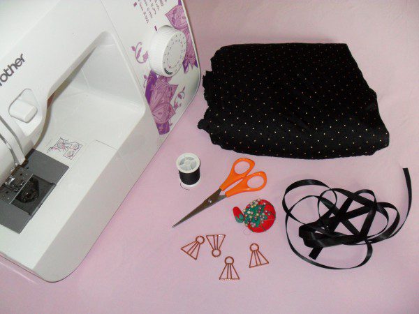 how-to-sew-a-lingerie-drawstring-storage-bag-step-1-600x450