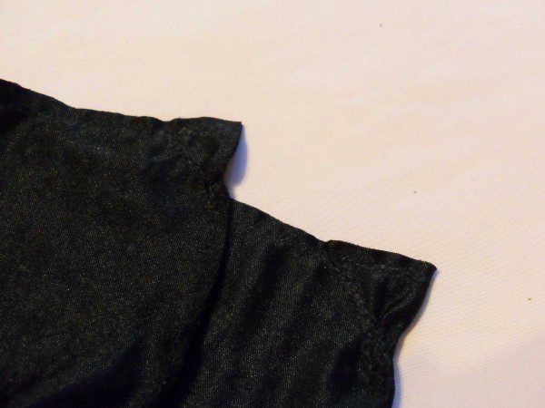 how-to-sew-a-lingerie-drawstring-storage-bag-step-11-600x450