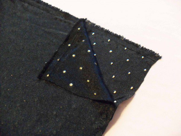 how-to-sew-a-lingerie-drawstring-storage-bag-step-4-600x450