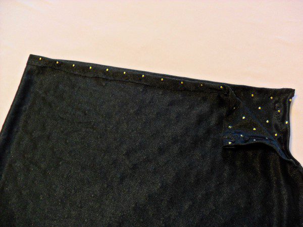 how-to-sew-a-lingerie-drawstring-storage-bag-step-7-600x450