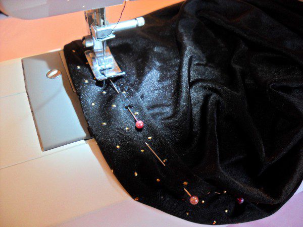 how-to-sew-a-lingerie-drawstring-storage-bag-step-9-600x450