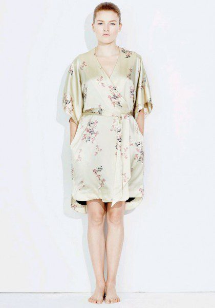 whispers-printed-silk-kimono-robe-three-graces-london-420x600