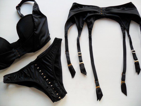 agent-provocateur-jena-bra-set-review-600x450