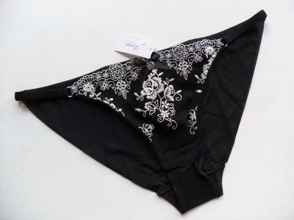 Review: Boux Avenue Juliet Bra & Knickers Set