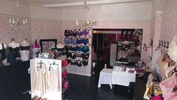 curvature-boutique-in-leigh-600x338