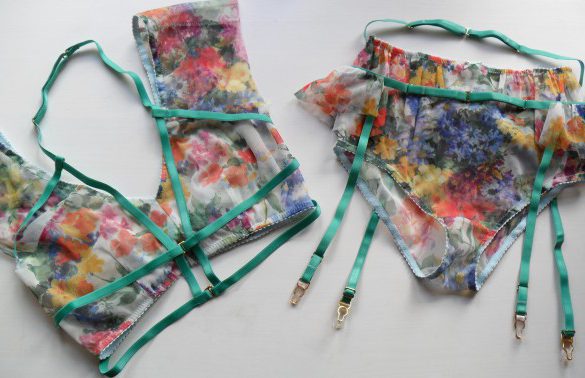 Review: Flash You And Me Floral Bra, Knickers, Suspender & Karmen Harness Set