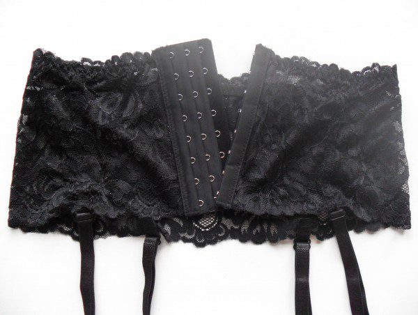 miss-naughty-lace-suspender-belt-review-600x452