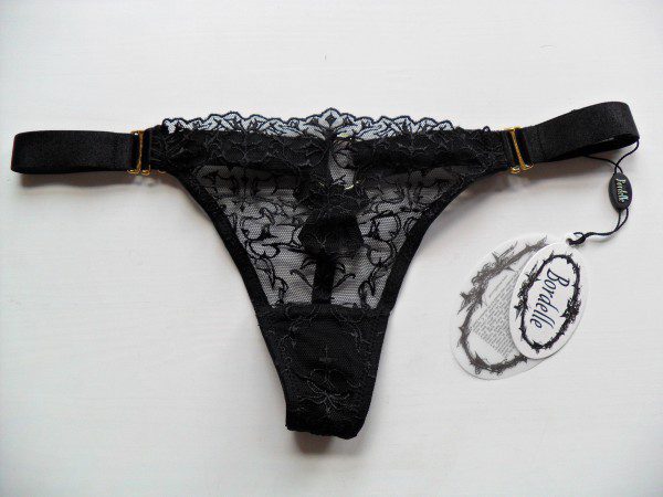 bordelle-thorn-lace-bra-thong-set-1-low-res-600x450