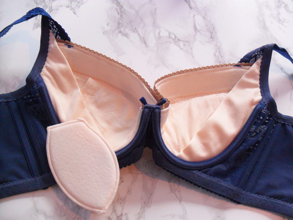 Lingerie Review: Satami BR-02196 & BR-02193 Minimiser Bra Sets