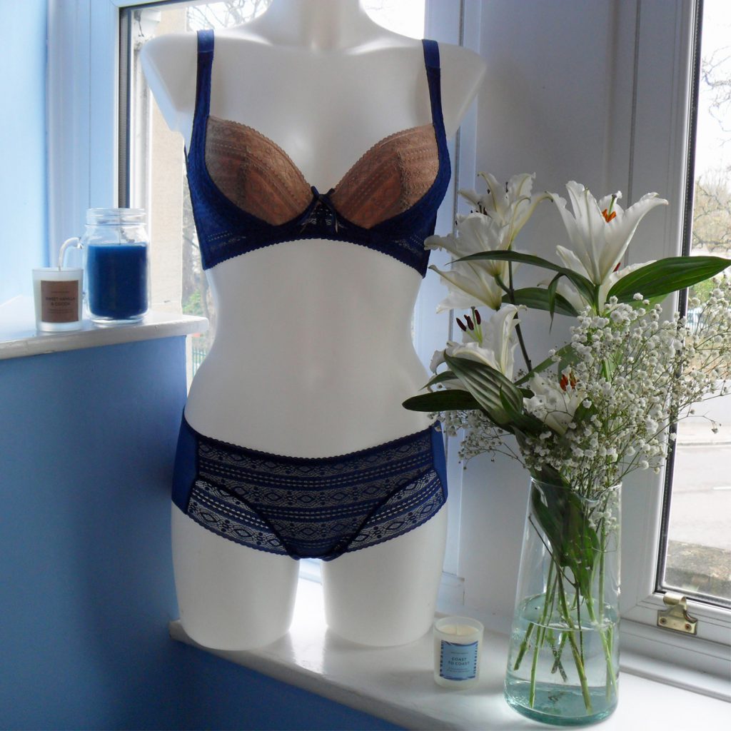 Lingerie Review: Satami BR-02196 & BR-02193 Minimiser Bra Sets