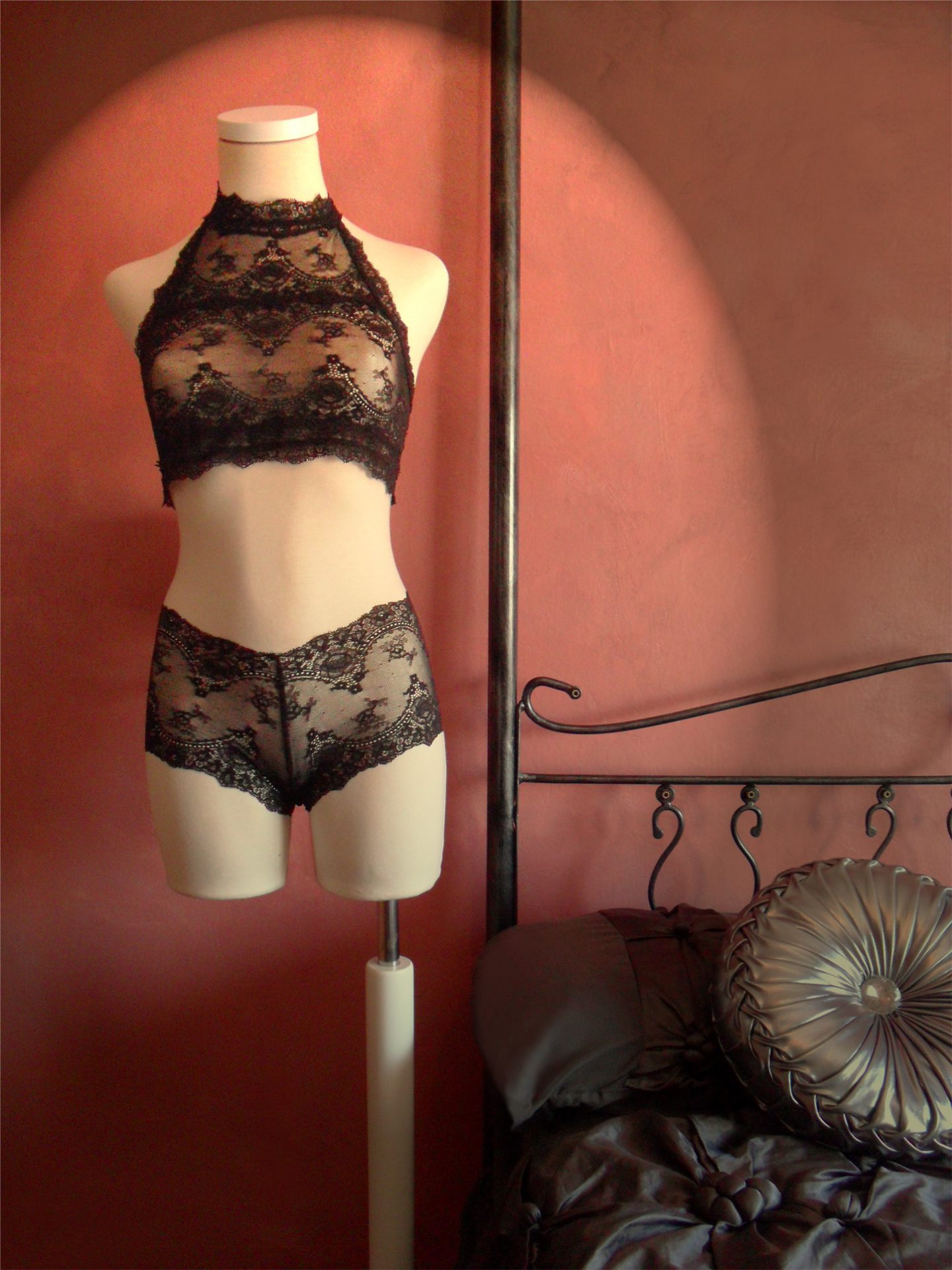 Lingerie Review Brighton Lace Lou Lou Halter Bralette Knickers