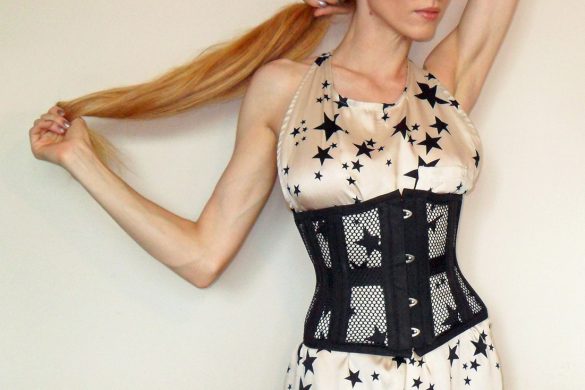 Lingerie Review: Glamorous Corset Lexi Black Mesh Underbust
