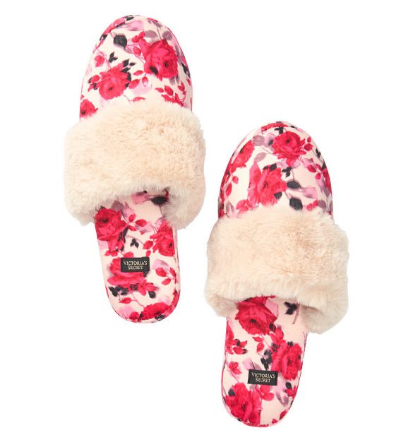 Pretty Slippers: 21 Cosy Pairs | Esty Lingerie