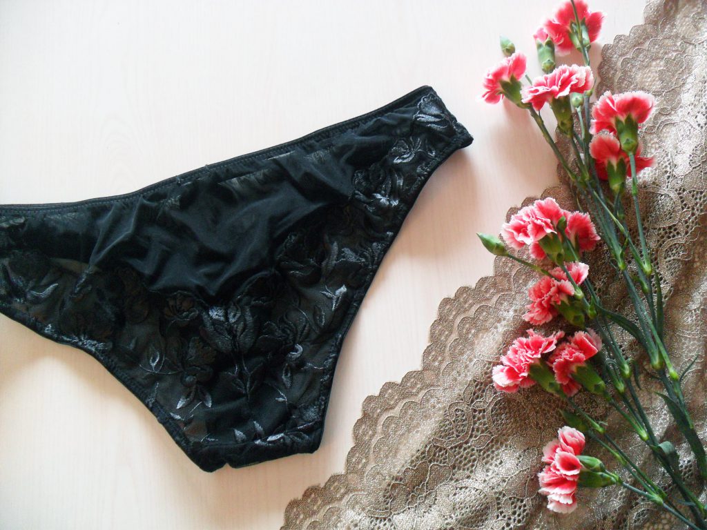 Aster Sparkle Lace Suspender