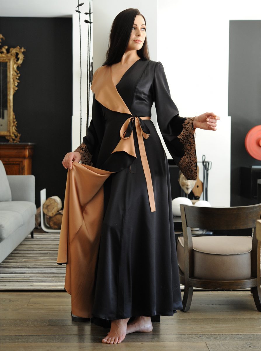 https://estylingerie.com/wp-content/uploads/2022/10/Jane-Woolrich-97810-Silk-Lined-Robe-in-black-and-copper-894x1200.jpg